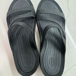 CROCS Women's Classic Black Sandals